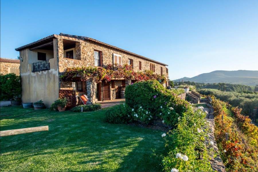 6 Bedroom Property for Sale in Devonvallei Western Cape